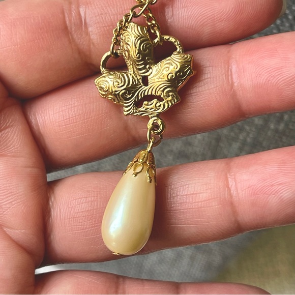 1928 JEWELRY CO | Vintage | Faux Pearl Drop Clear Rhinestone Y - Shape Necklace - Picture 6 of 16